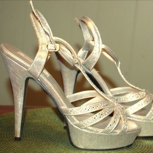 Silver, platform, 4.5 " heal, strappy pumps